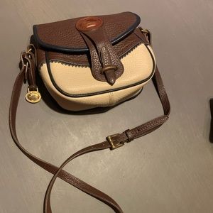 Dooney and Bourke Crossbody. Excellent condition!!